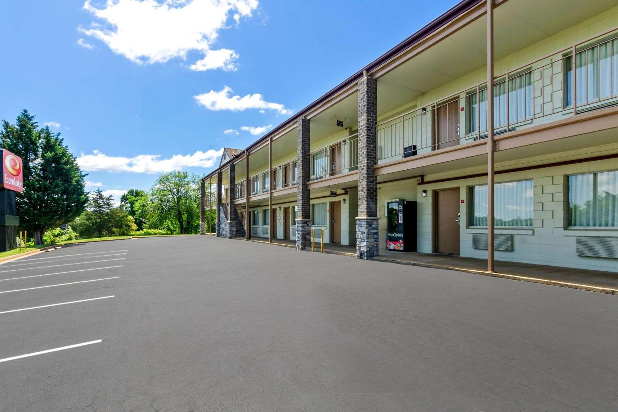 Econo Lodge Lynchburg Exterior foto